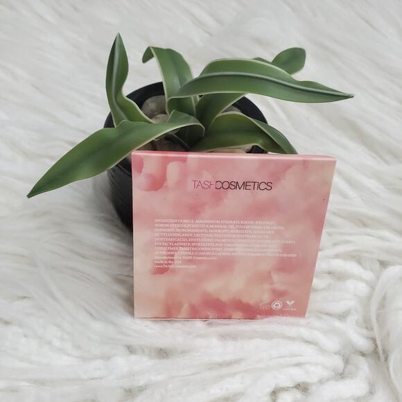 TASH Cosmetics Sun Goddess Hot Pink Eyeshadow Palette - Picture 3 of 4